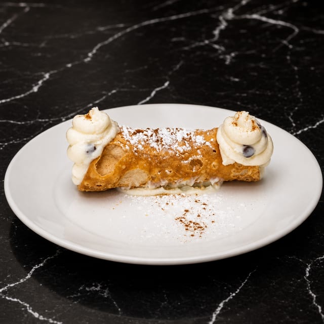 Cannoli.